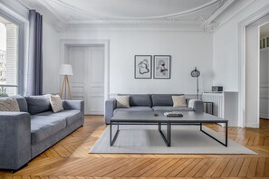 Fernseher, Stereoanlage