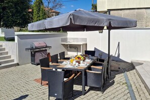 Outdoor dining - Peaceful Istria - App Pius 1, Labin, Croatia (Labin)