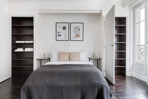 1 bedroom, iron/ironing board, WiFi, bed sheets - Blueground | Champs Elysées, furnished & equipped (Paris)