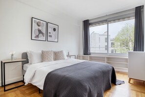 2 bedrooms, iron/ironing board, WiFi, bed sheets - Blueground | Trocadero, concierge, nr Eiffel Tower (Paris)