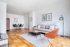 Télévision, chaîne hi-fi