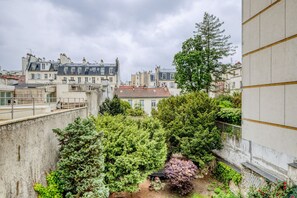 Property grounds - Blueground | Passy, nr dining & nightlife (Paris)