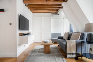 Télévision, chaîne hi-fi