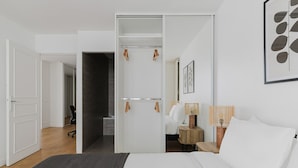 1 bedroom, iron/ironing board, WiFi, bed sheets - Blueground | Sentier-Montorgueil, foodie area (Paris)