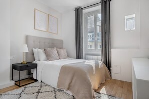 2 bedrooms, iron/ironing board, WiFi, bed sheets - Blueground | Monceau, close to park (Paris)