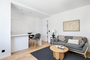 TV, stereo - Blueground | Monceau, close to park (Paris)