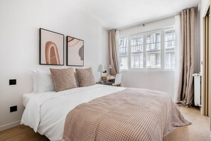 1 bedroom, iron/ironing board, WiFi, bed sheets - Blueground | Monceau, close to park (Paris)