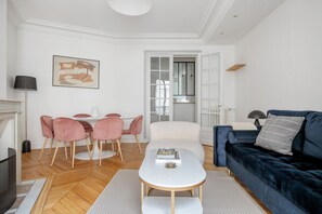 Télévision, chaîne hi-fi