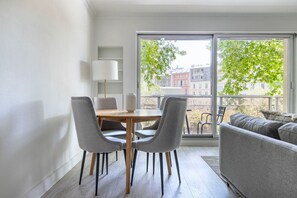 Interior - Blueground | Pereire, balcony, nr restaurants (Paris)