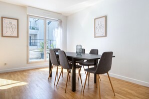 Dining - Blueground | Plaisance, elev & balcony, nr shops (Paris)