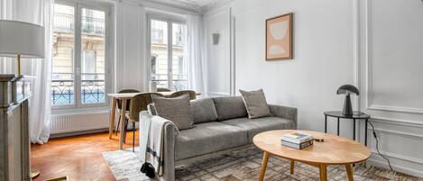 Fernseher, Stereoanlage