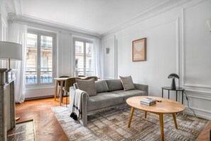 Télévision, chaîne hi-fi