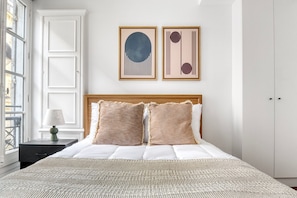 2 habitaciones, tabla de planchar con plancha, wifi y ropa de cama 
