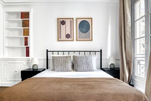 2 quartos, ferros/tábuas de passar roupa, Wi-Fi, roupa de cama