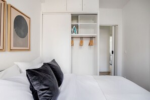 2 bedrooms, iron/ironing board, WiFi, bed sheets - Blueground | Beaugrenelle, nr Seine & mall (Paris)