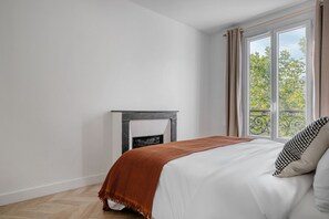 2 bedrooms, iron/ironing board, WiFi, bed sheets - Blueground | Beaugrenelle, nr Seine & mall (Paris)