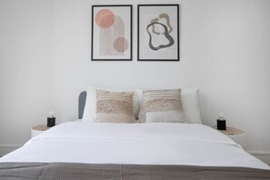 1 habitación, tabla de planchar con plancha, wifi y ropa de cama 