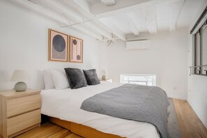 1 bedroom, iron/ironing board, WiFi, bed sheets - Blueground | Marais, furnished, close to shops (Paris)