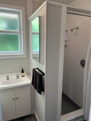 Bruser, håndklæder, Sæbe, Toiletpapir