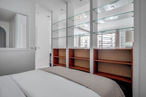 1 bedroom, iron/ironing board, WiFi, bed sheets - Blueground | Trocadero, fully furnished (Paris)