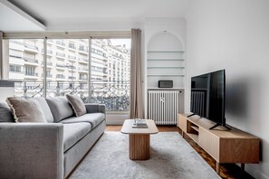 Télévision, chaîne hi-fi