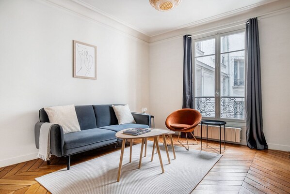 Fernseher, Stereoanlage