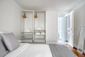 2 makuuhuonetta, silitysrauta/-lauta, Wi-Fi, vuodevaatteet