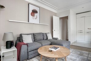 Télévision, chaîne hi-fi