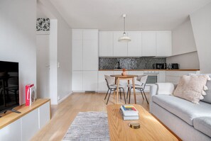 Fernseher, Stereoanlage