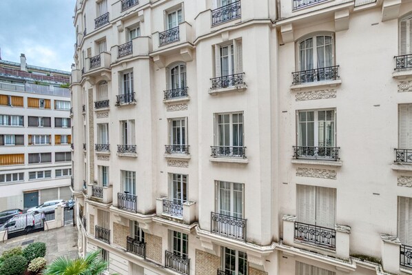 Exterior - Blueground | La Marais, nr market & shopping (Paris)