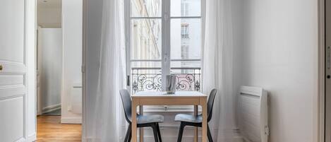 تناول الطعام