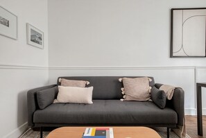 Télévision, chaîne hi-fi