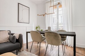 Interior - Blueground | Sevres, close to shops (Paris)