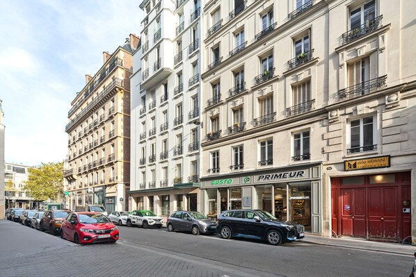 Exterior - Blueground | Arc de Triomphe, fully furnished (Paris)