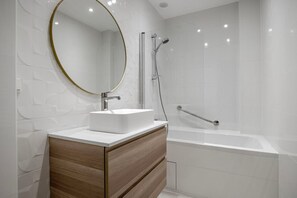 Hårtørrer, håndklæder