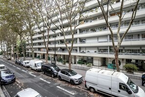 Exterior - Blueground | Jardin des Plantes, nr gardens (Paris)