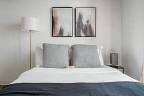 1 bedroom, iron/ironing board, WiFi, bed sheets - Blueground | Saint Germain des près, nr seine (Paris)
