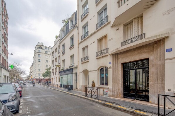 Exterior - Blueground | Porte de Saint Cloud, near sports (Paris)