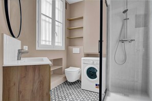 ヘアドライヤー、タオル