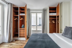 1 bedroom, iron/ironing board, WiFi, bed sheets - Blueground | Trocadéro, near Champs Elysées (Paris)