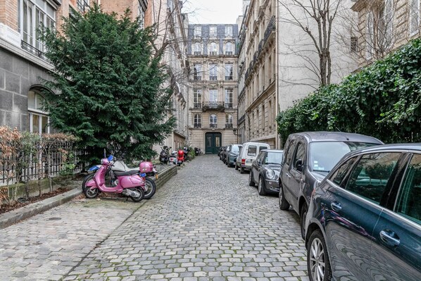 Property grounds - Blueground | Invalides, near museum & embassies (Paris)