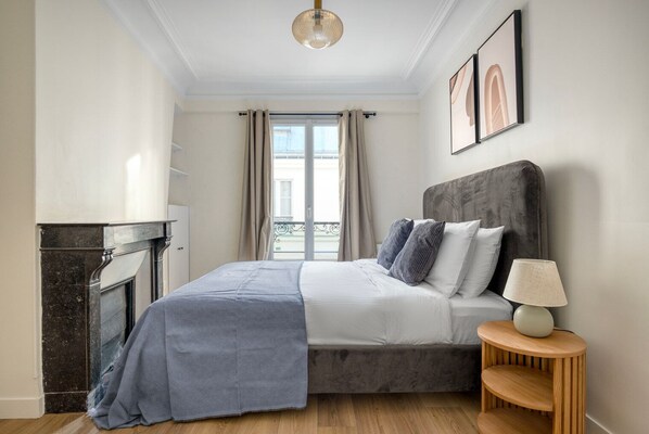 2 chambres, fer et planche à repasser, Wi-Fi, draps fournis