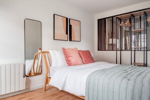 3 室のベッドルーム、アイロン / アイロン台、WiFi、ベッドシーツ