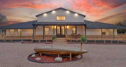 Luxurious Sailer Ranch Resort in North Dallas w/ Sports Area & Games
