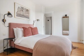 2 slaapkamers, een strijkplank/strijkijzer, wifi, beddengoed