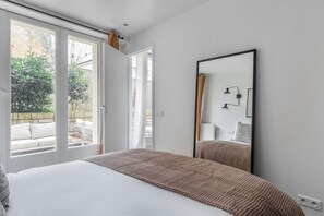 1 bedroom, iron/ironing board, WiFi, bed sheets - Blueground | Batignolles, nr shopping & dining (Paris)