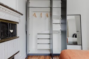 1 bedroom, iron/ironing board, WiFi, bed sheets - Blueground | Jardin du Luxembourg, walk to gardens (Paris)