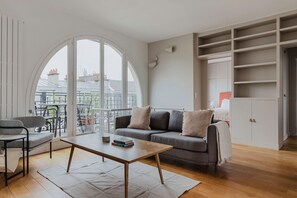 Télévision, chaîne hi-fi