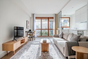 Télévision, chaîne hi-fi