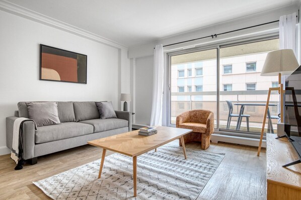 Télévision, chaîne hi-fi